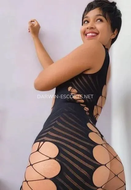 Darwin escorts Agneta — 4