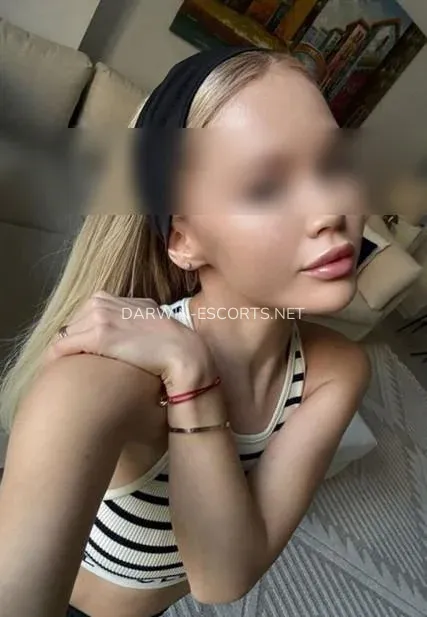 Darwin escorts Amaya — 5