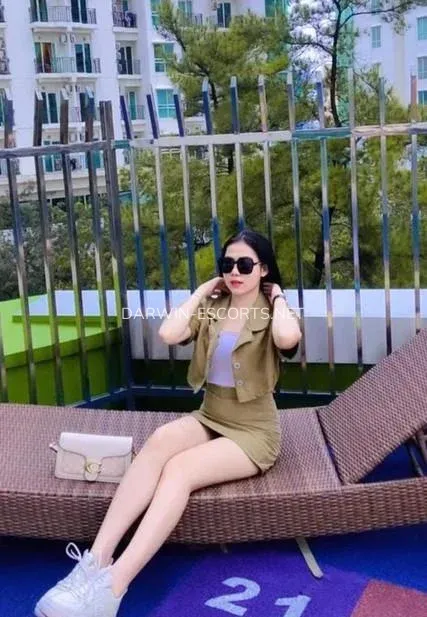 Darwin escorts Therese — 7