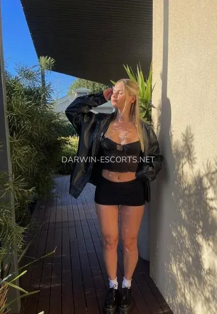 Darwin escorts Jordyn — 1