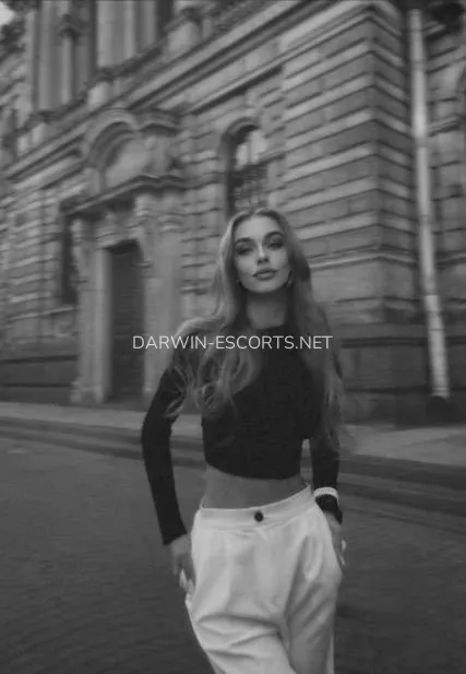 Darwin escorts Klara — 6