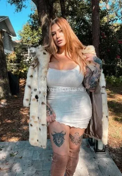 Darwin escorts Anneli — 3