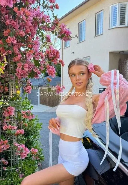 Darwin escorts Linda — 9