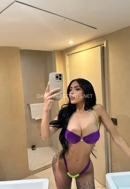 Darwin escorts Alejandra — 4