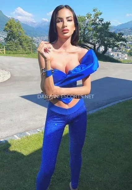 Darwin escorts Natacha — 1