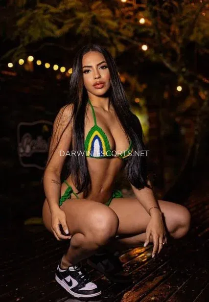 Darwin escorts Margareta — 7