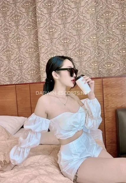 Darwin escorts Ulrika — 6