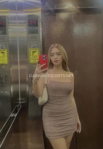 Darwin escorts Molly — 3