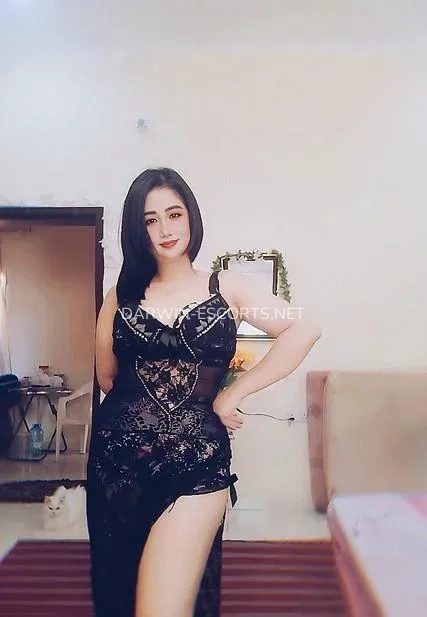 Darwin escorts Naomi — 3