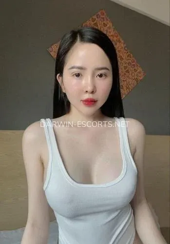 Darwin escorts Katarina — 4