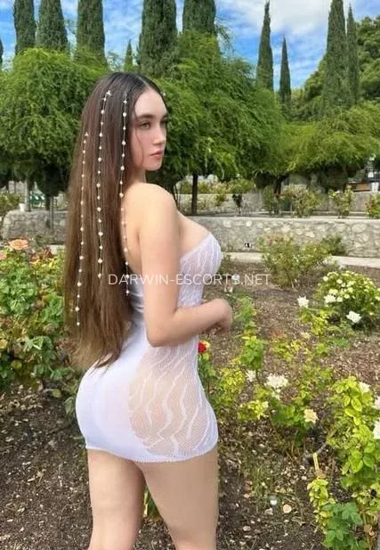 Darwin escorts Aubrey — 3