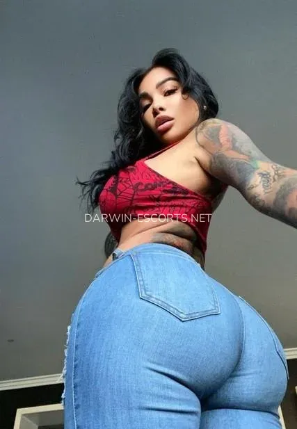 Darwin escorts Sabrina — 3
