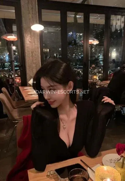 Darwin escorts Cinta — 4