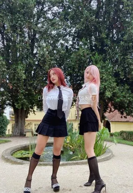 Darwin escorts Cristina — 1