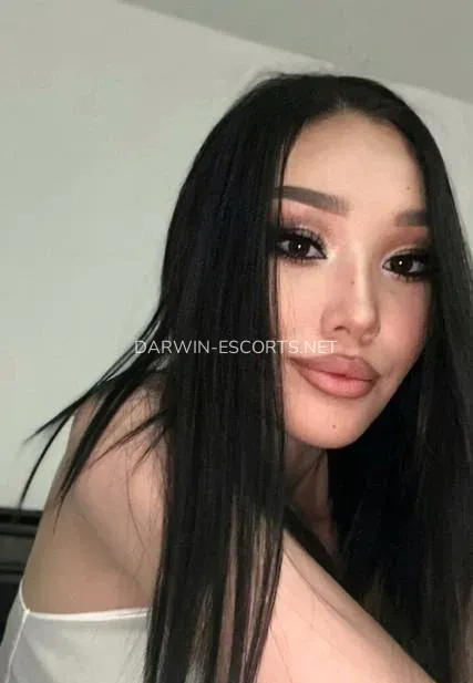 Darwin escorts Zoe — 1