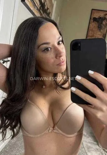 Darwin escorts Jessica — 2