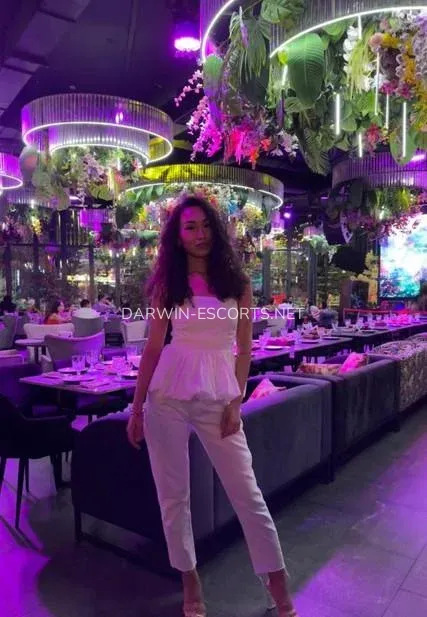 Darwin escorts Alma — 5