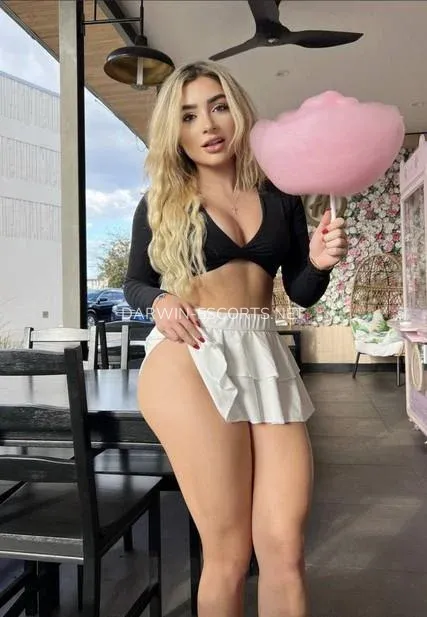 Darwin escorts Agnes — 4
