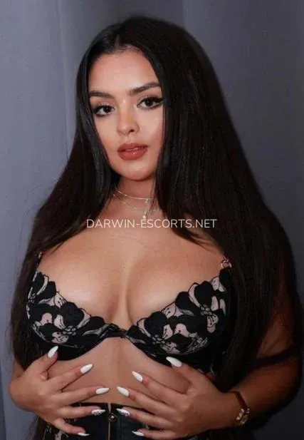 Darwin escorts Mia — 4