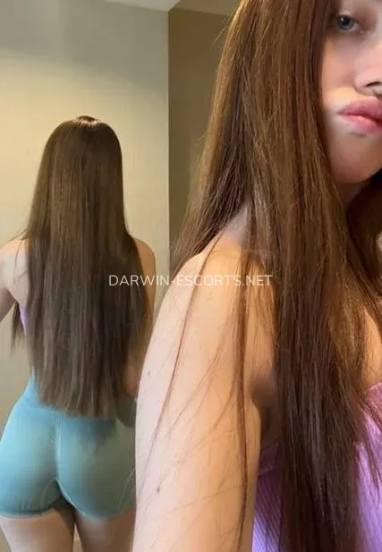 Darwin escorts Elisabeth — 1