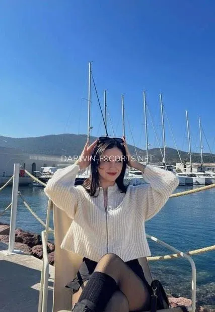 Darwin escorts Lovisa — 3