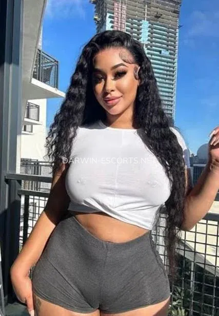 Darwin escorts Astrid — 3