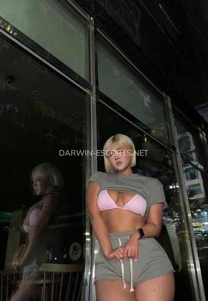 Darwin escorts Kylie — 4