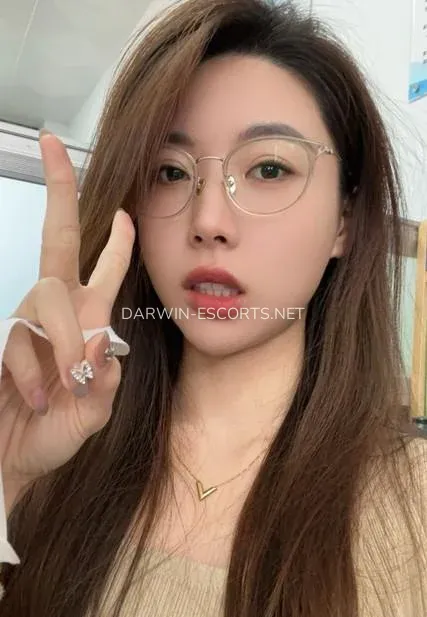 Darwin escorts Josephine — 3