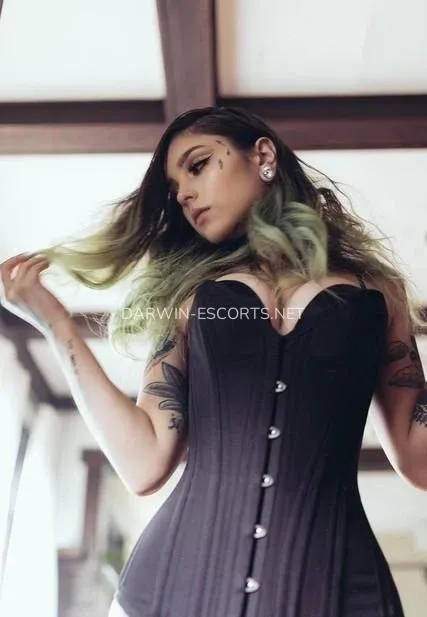 Darwin escorts Elvira — 4