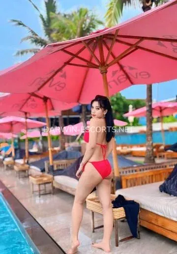 Darwin escorts Clio — 6