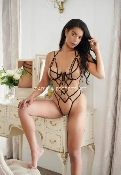 Darwin escorts Johanna — 10