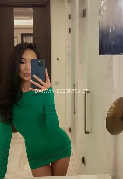 Darwin escorts Siv — 6