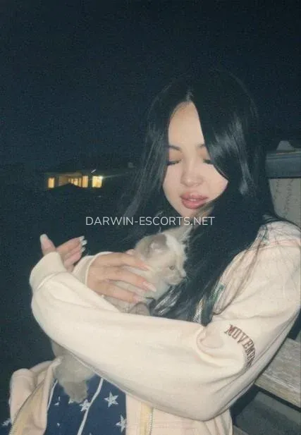 Darwin escorts Makenna — 6