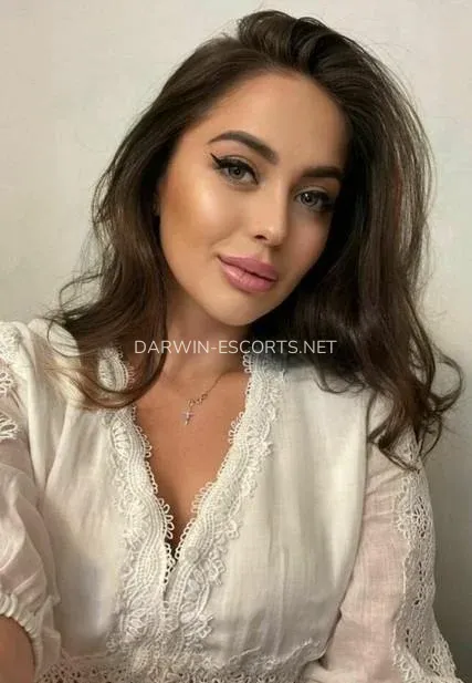 Darwin escorts Klara — 5