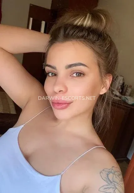 Darwin escorts Layla — 5