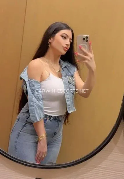 Darwin escorts Lovisa — 4