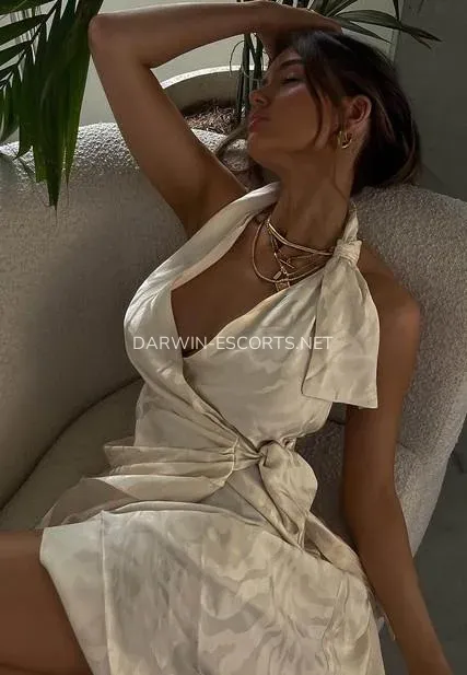 Darwin escorts Inga — 1
