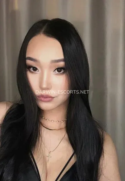 Darwin escorts Zoe — 6