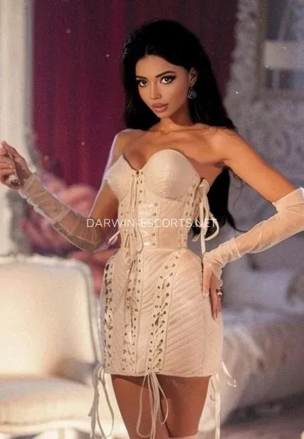 Darwin escorts Susanne — 1