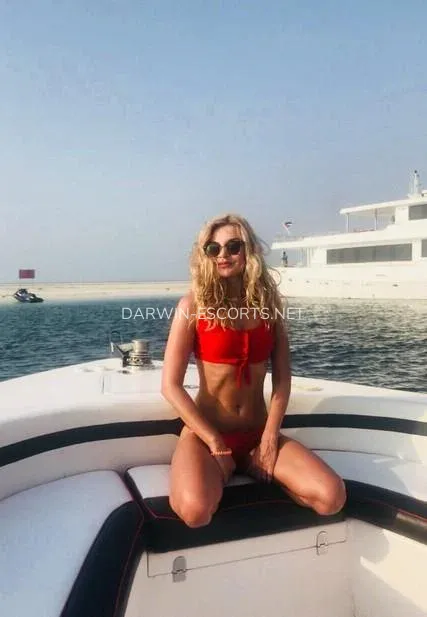 Darwin escorts Karin — 4