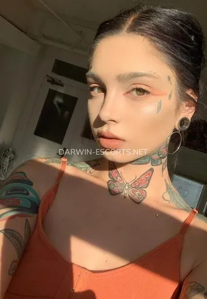 Darwin escorts Elvira — 1