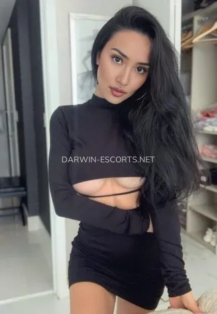 Darwin escorts Ellinor — 5