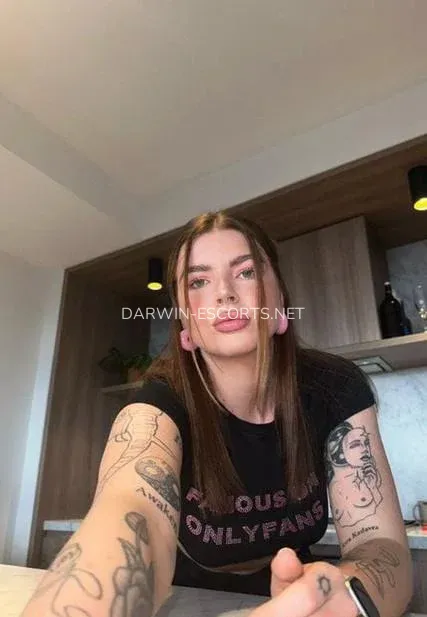 Darwin escorts Sara — 4