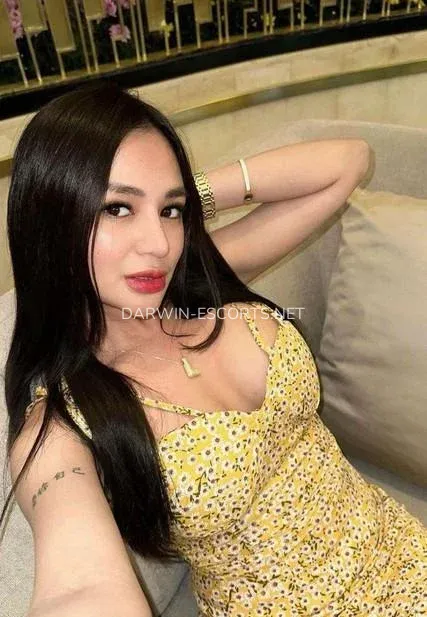 Darwin escorts Alexandra — 1