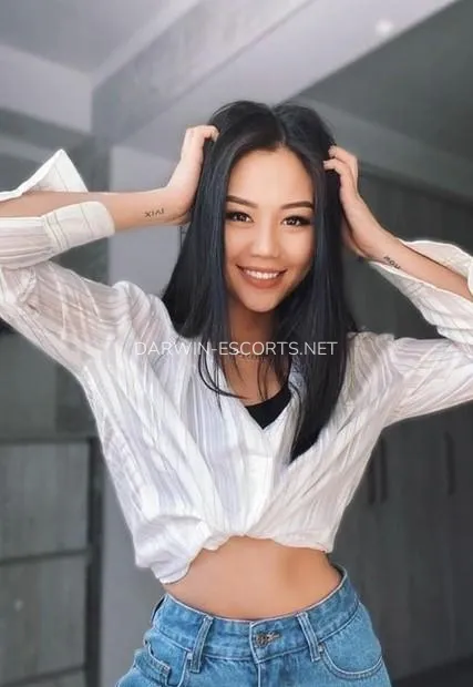 Darwin escorts Erika — 2