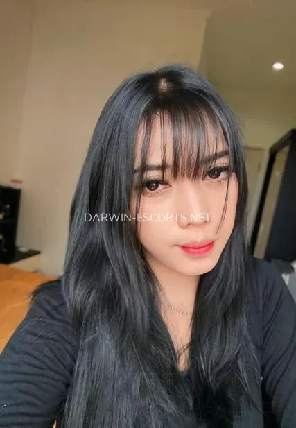 Darwin escorts Clio — 10