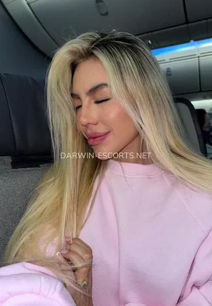 Darwin escorts Daniela — 3