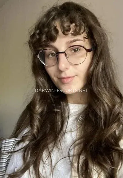 Darwin escorts Julia — 3