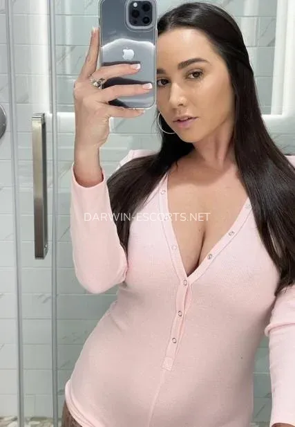 Darwin escorts Aurora — 4