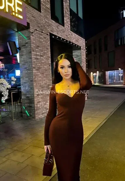 Darwin escorts Alejandra — 5